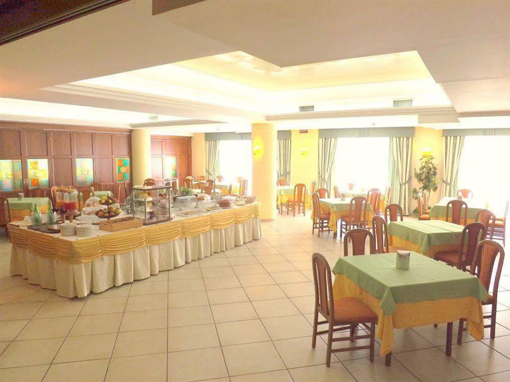 Hotel Ristorante Al Boschetto Cassino Exterior foto